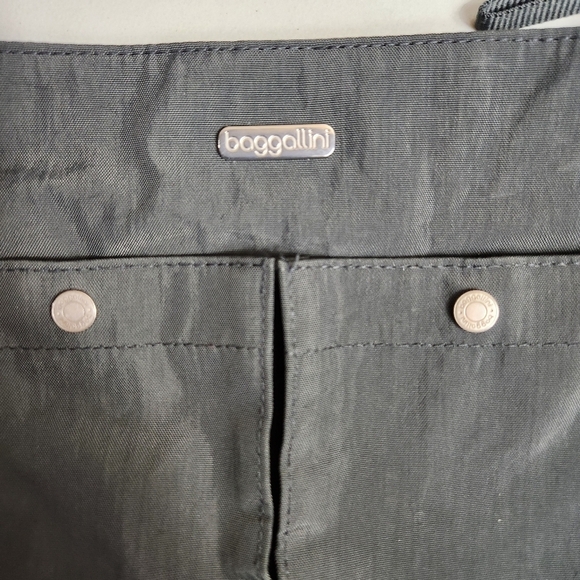 Baggallini Womens Snap It Dark Gray Nylon Travel Crossbody - Picture 3 of 12